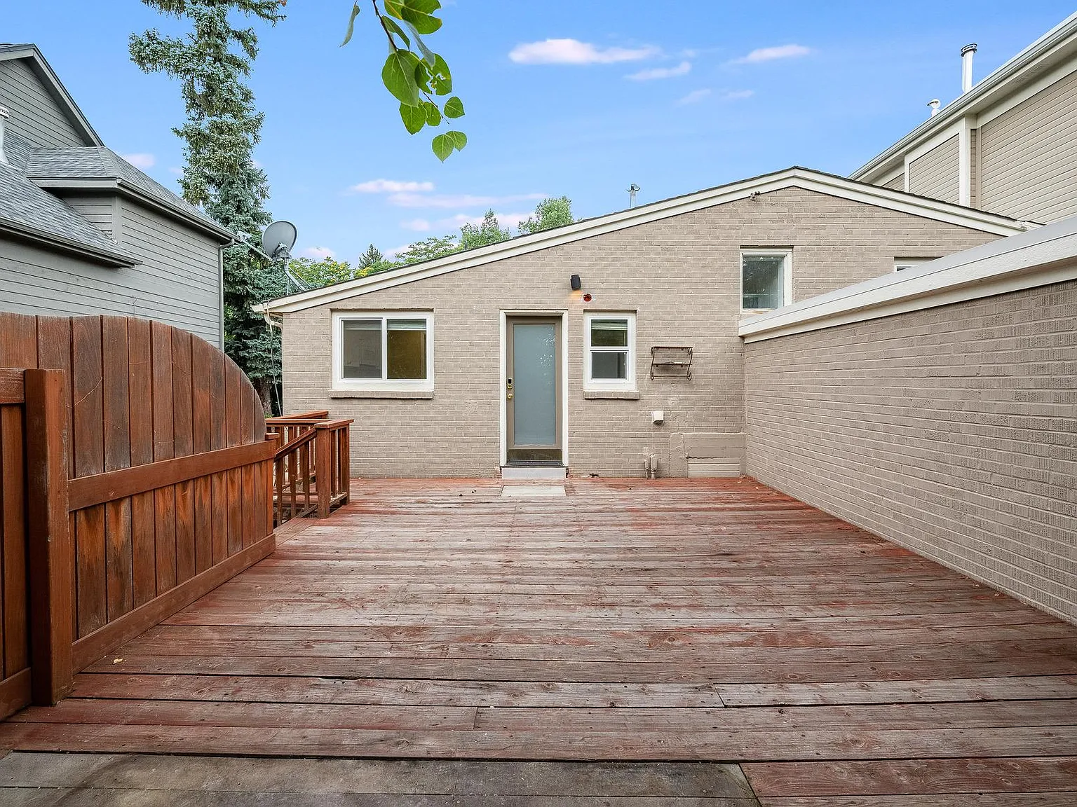 4 bed, 1600 sqft, $7,980 — Photo 3