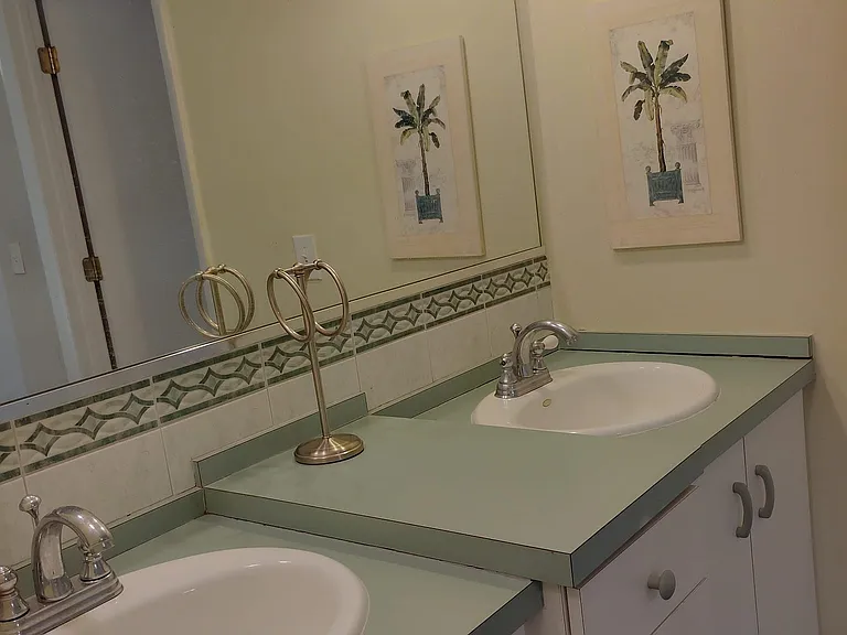 7114 Halifax Ct — Photo 3