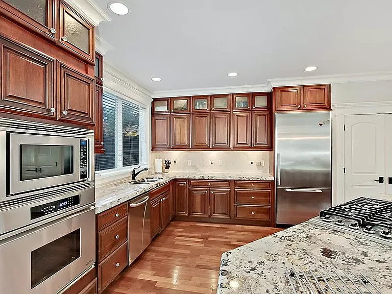 823 Kirkland Way — Photo 3