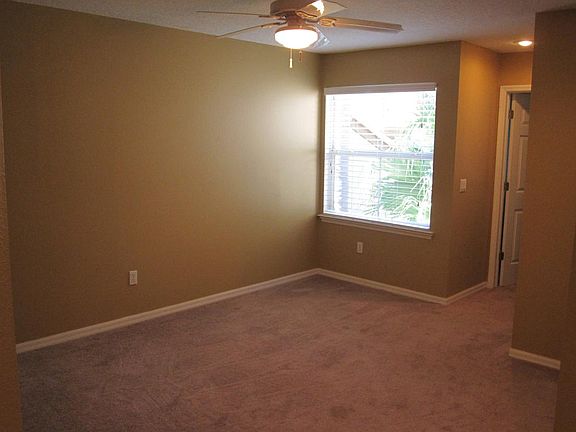 5th image of 909 Mizzenmast Ln