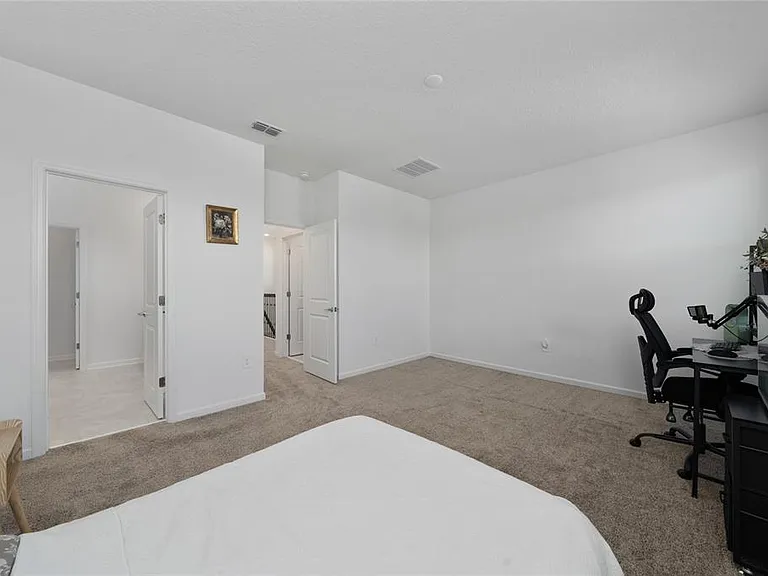 4132 Jespersen St — Photo 16