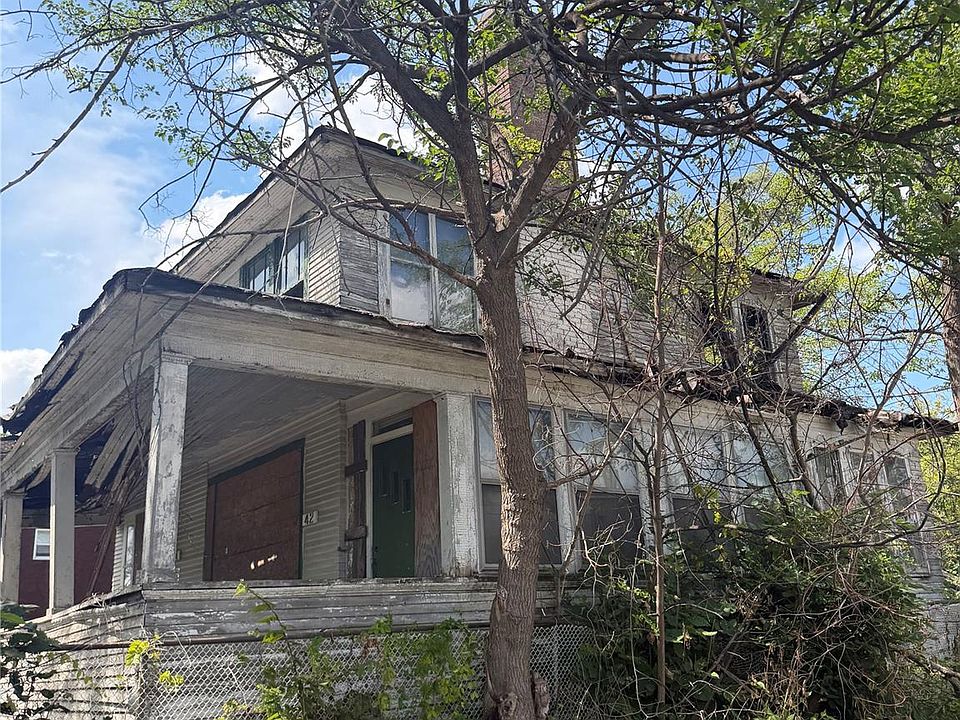 2nd image of 44 Grove St