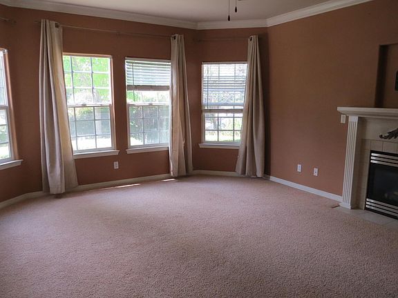 4th image of 129 Whiteley St