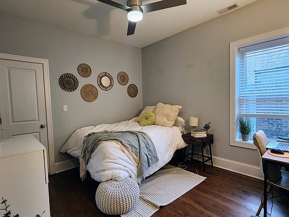 5th image of 735 W Belmont Ave #3C