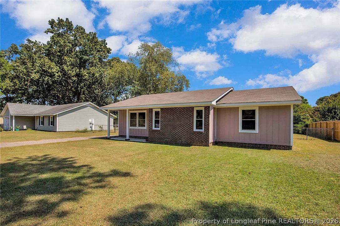 3 bed, 2.0 bath, 1292 sqft, $1,450 — Photo 2