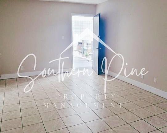 4th image of 109 Magnolia St APT 7