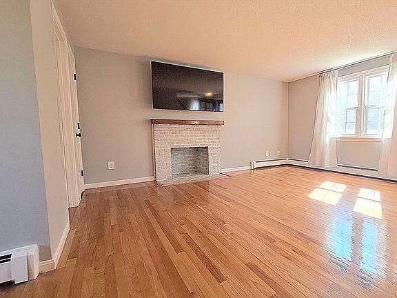 5th image of 120 Spring St