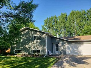 1615 Baron Blvd, Grand Forks, ND 58201