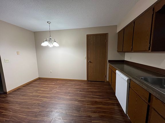 3rd image of 3520 Weiss St #4