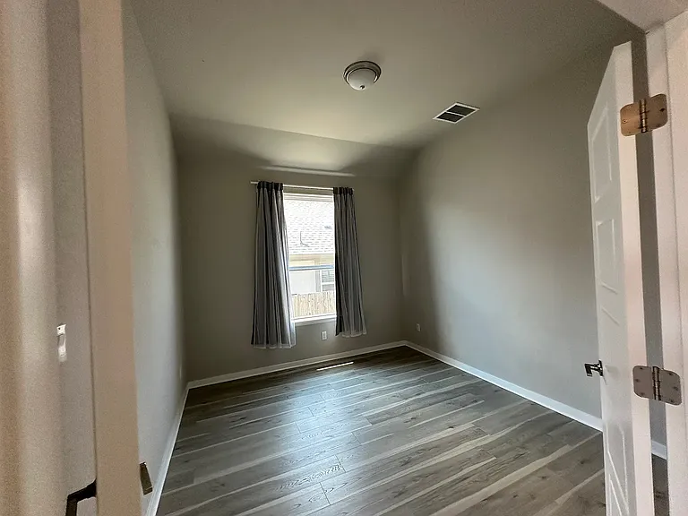 441 Saturnia Dr — Photo 18
