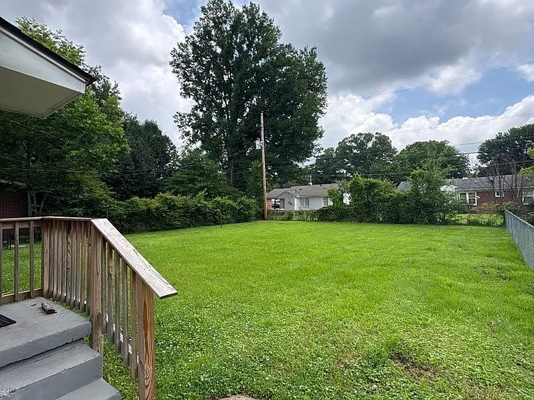 1552 Delmont Rd — Photo 2
