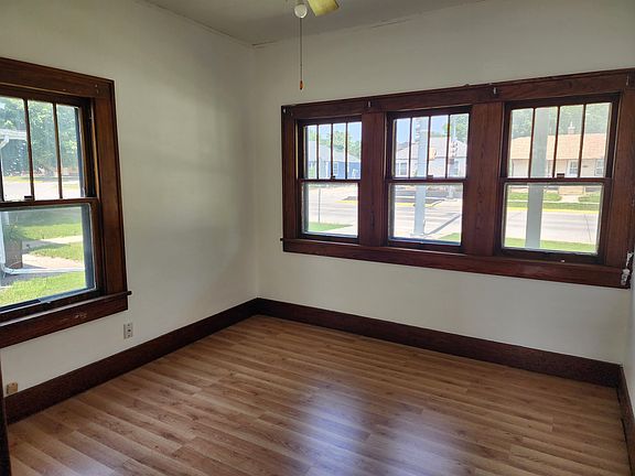 4th image of 610 W 29th St