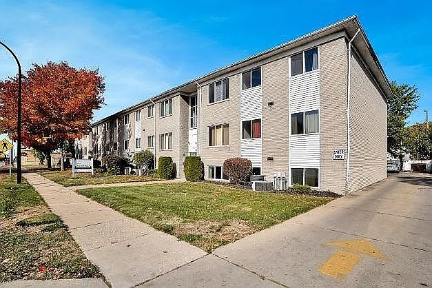 1250-1270 W Nine Mile Rd — Photo 13