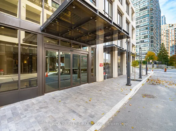 36 Elm Dr W, Mississauga, ON L5B 1L9