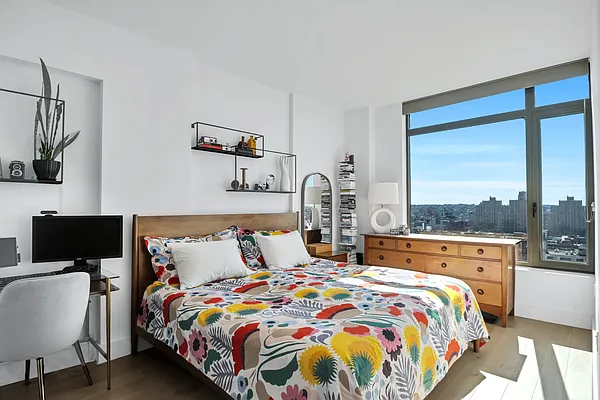Sold by Compass | media 6