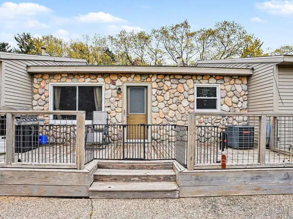 18210 Mohawk Dr Unit 2, Spring Lake, MI 49456
