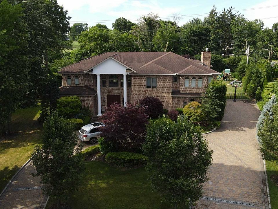 22 Schoolhouse Ln, Roslyn Heights, NY 11577 Zillow