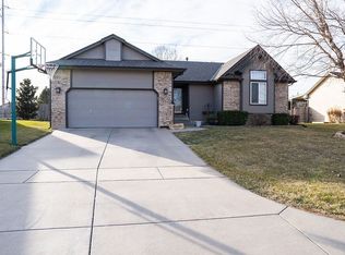 105 S Angela Cir, Wichita, KS 67235