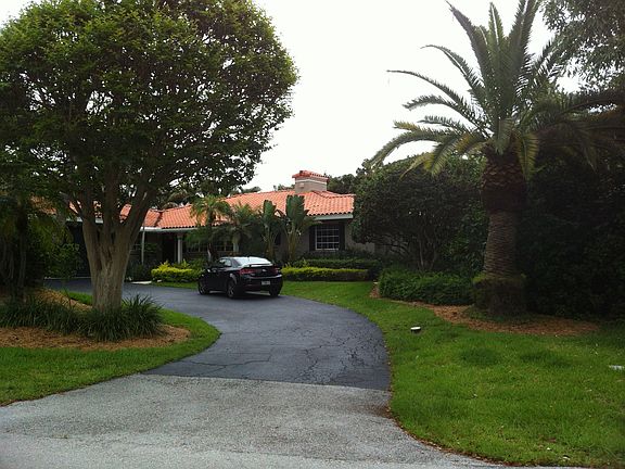 2nd image of 700 NE 26th Ave