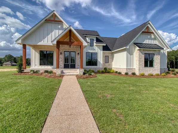 19 Wandering Oaks Ln, Hattiesburg, MS 39401