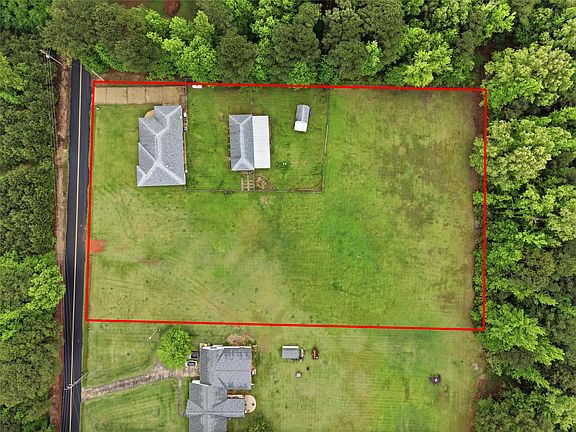 4th image of 561 Wells Rd