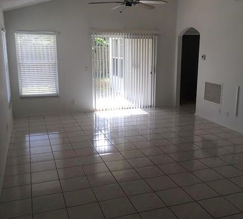 2nd image of 68 King Fisher Way