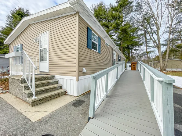 8 Meserve Circle, Saco, ME 04072
