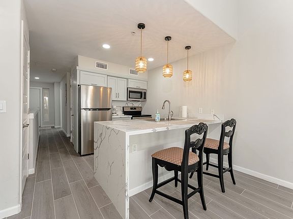 2nd image of 200 Padre Blvd #2308