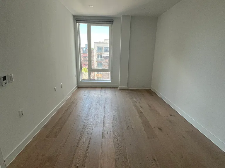148-33 90th Ave #806 — Photo 3