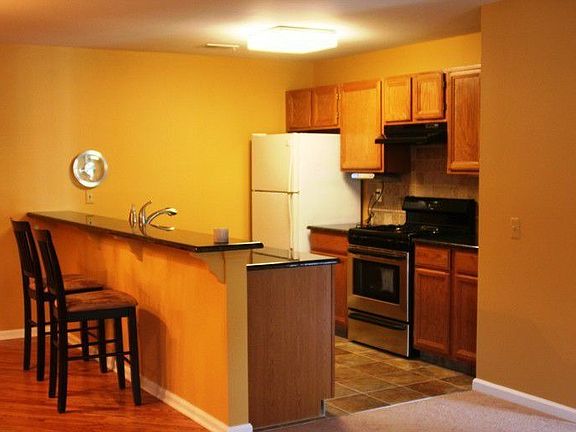 Kitchen with Breakfast Bar