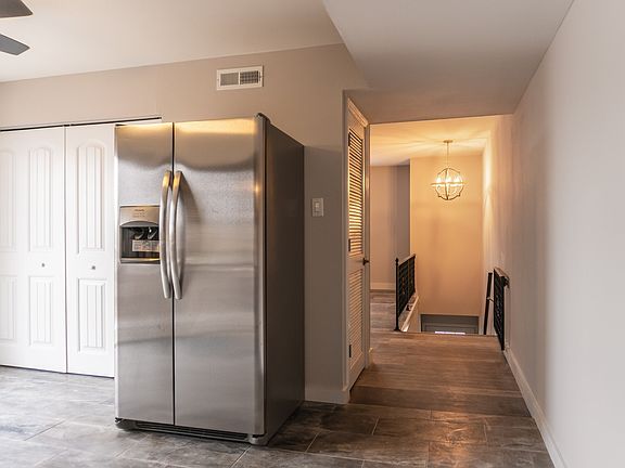 3rd image of 2342 Vaek Dr #0