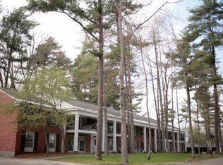 100 Kennedy Dr #14, South Burlington, VT 05403