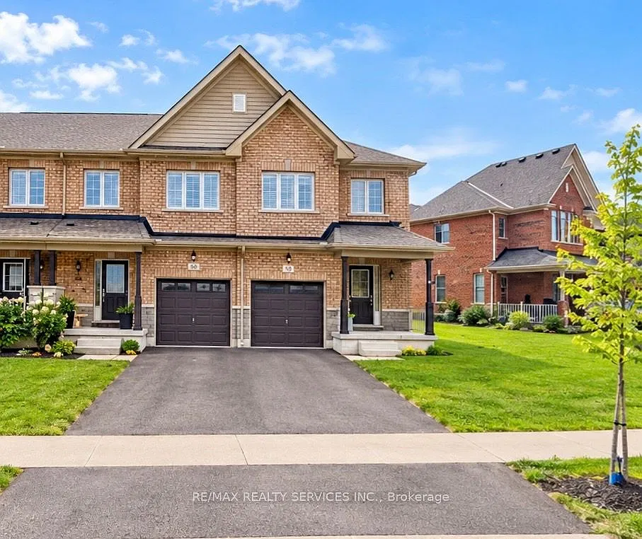 3 bed, $2,395 — Photo 1