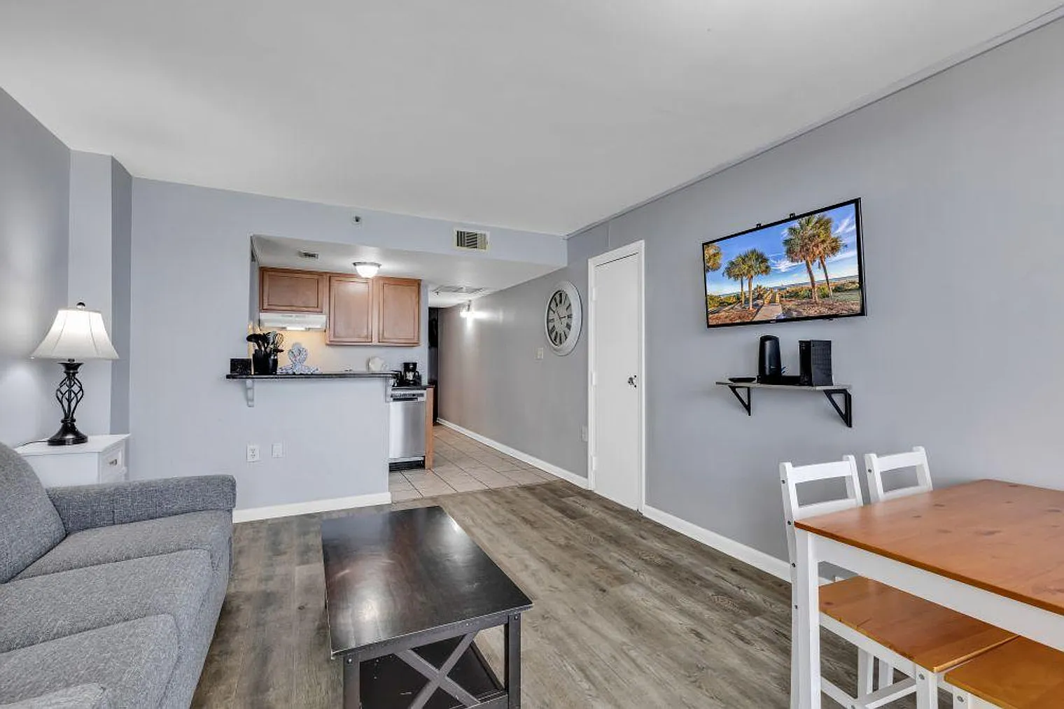1 bed, 1.0 bath, 699 sqft, $2,296 — Photo 4