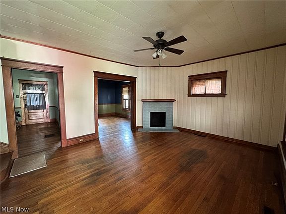 4th image of 206 E Spring St