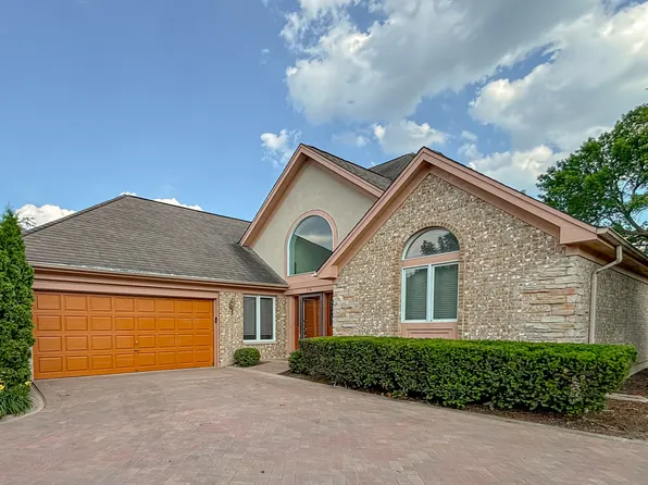 314 Rivershire Ct, Lincolnshire, IL 60069