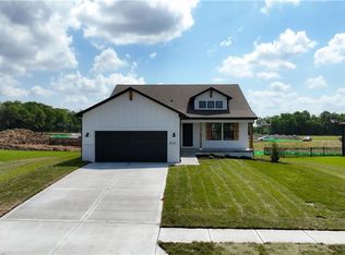 9030 SW 5th St, Lees Summit, MO 64064