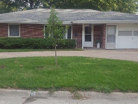 2nd image of 2803 Lucas St