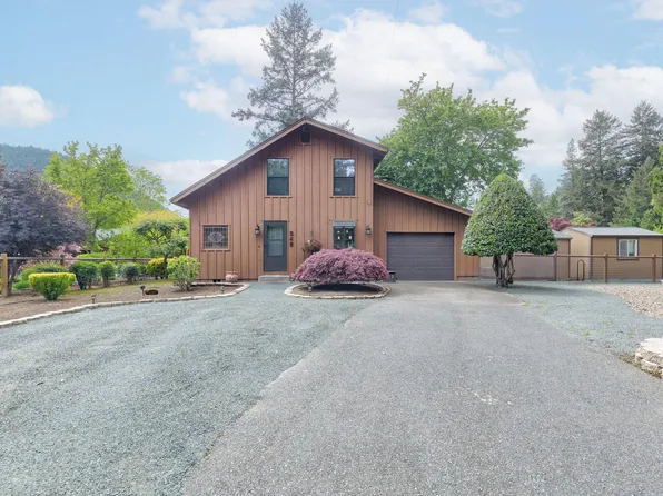 345 Whispering Pines Ln, Grants Pass, OR 97527