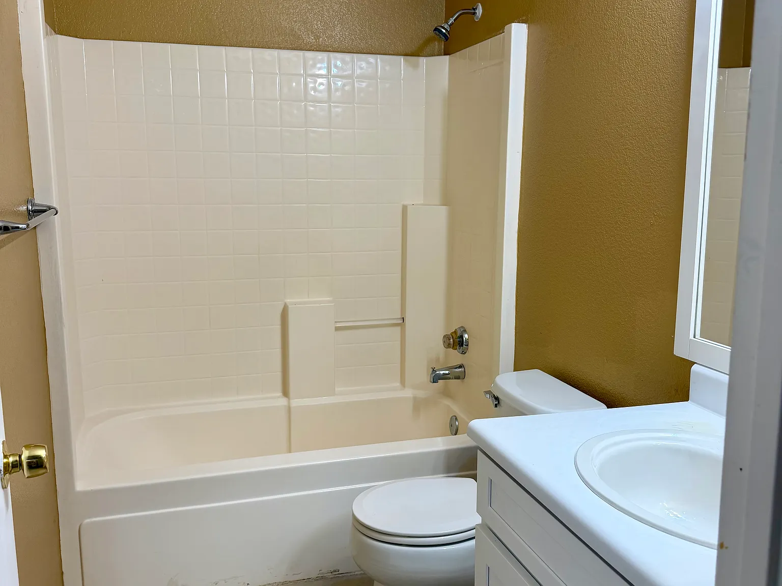 3 bed, 1125 sqft, $1,850 — Photo 3