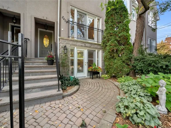 2403 Marine Dr, Oakville, ON L6L 1C6