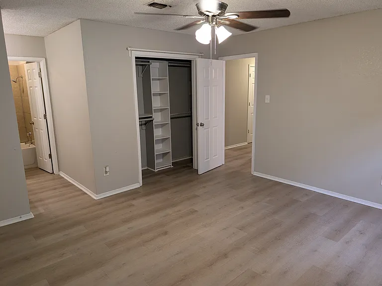 7518 Windhaven Rd — Photo 5