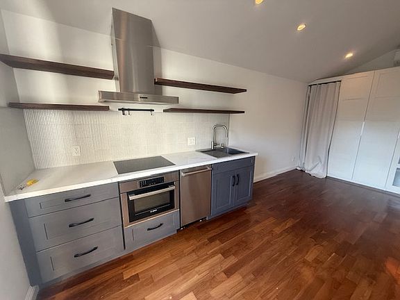 4th image of 2750 1/2 E 2nd St #2750-1/2