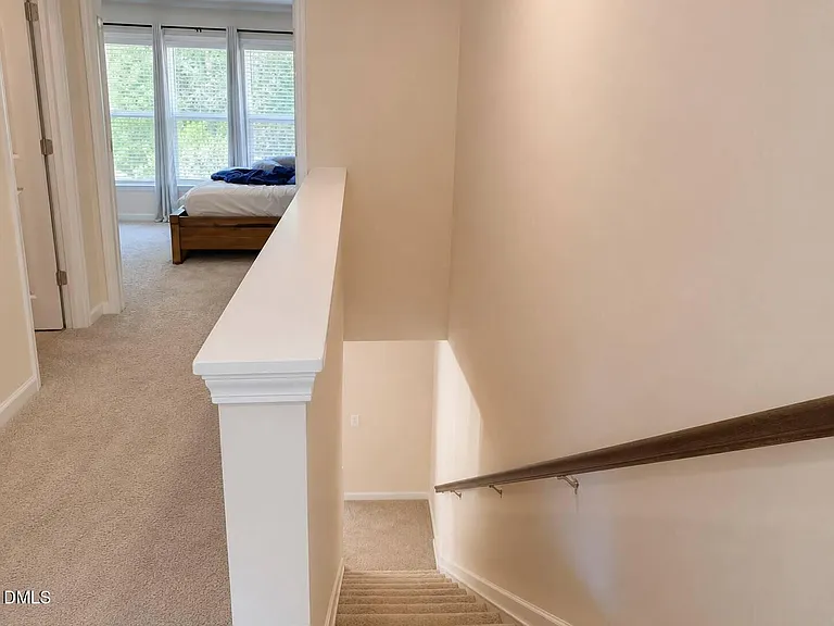 328 Villanova Dr — Photo 20