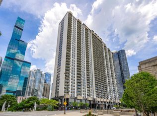 400 E Randolph St APT 3715, Chicago, IL 60601
