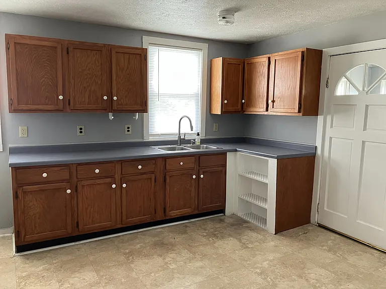 214 S Church St #1 — Photo 2