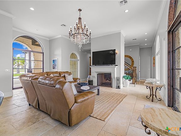 4th image of 146 Chavez Way
