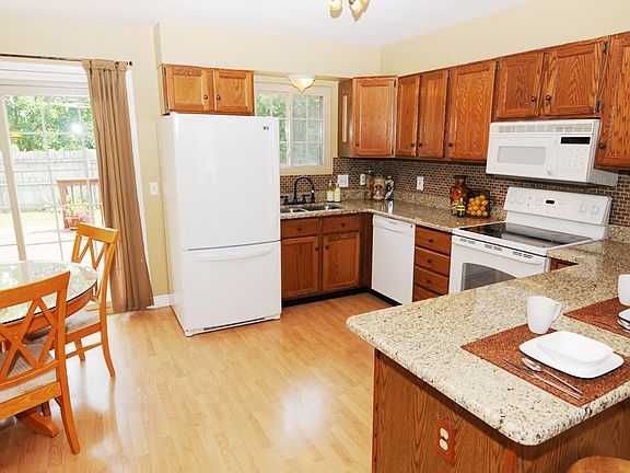 Huge Kitchen with Granite