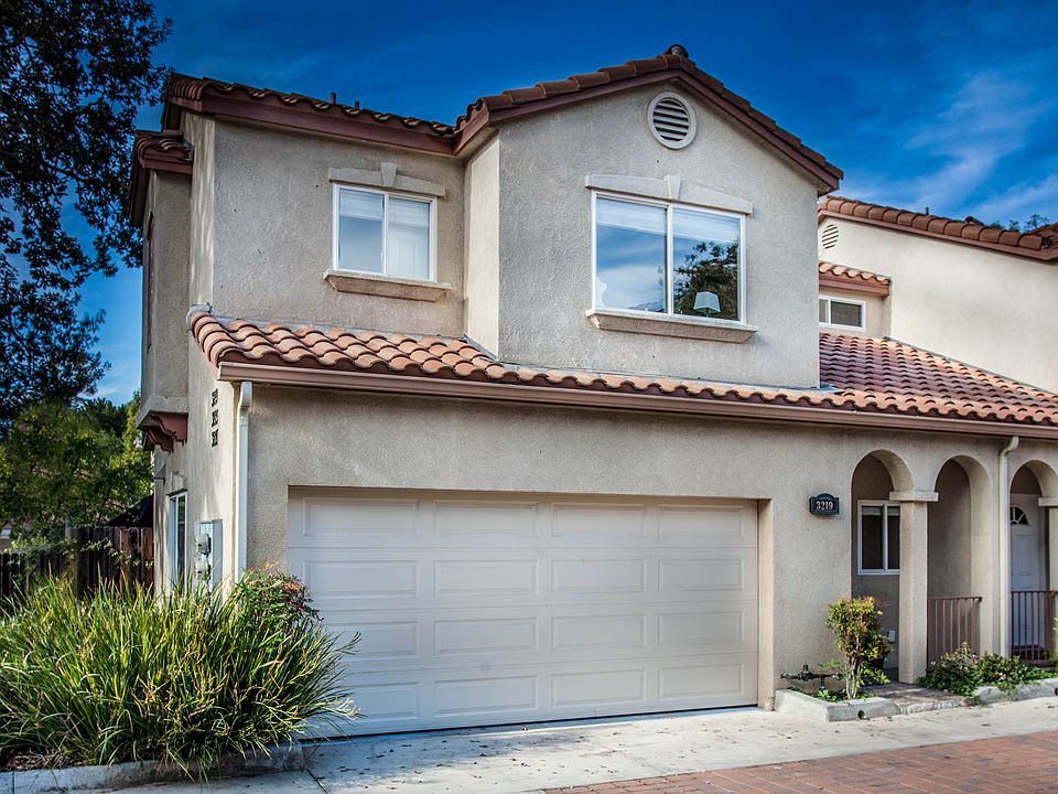 1st image of 3219 Royal Oaks Dr