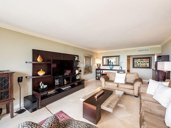5th image of 90 Edgewater Dr APT 604